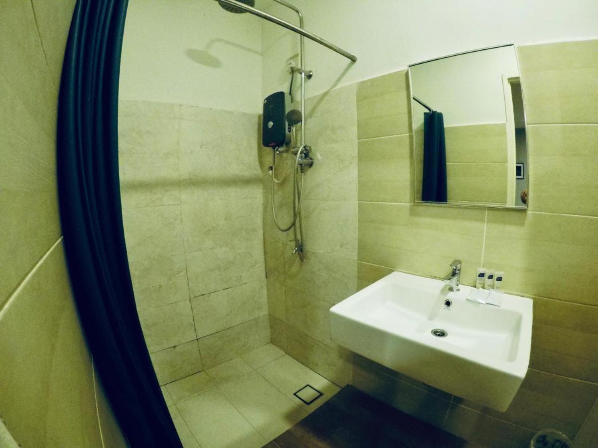 Golden Leaf Boutique Hotel Nusa Idaman Formerly Known As Ariana Hotel Джохор Бахру Екстериор снимка