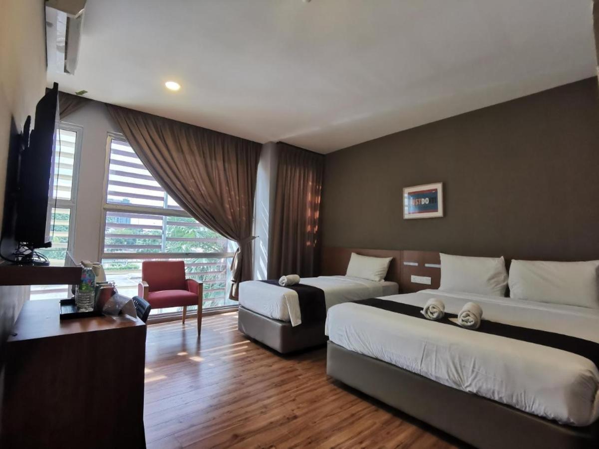 Golden Leaf Boutique Hotel Nusa Idaman Formerly Known As Ariana Hotel Джохор Бахру Екстериор снимка